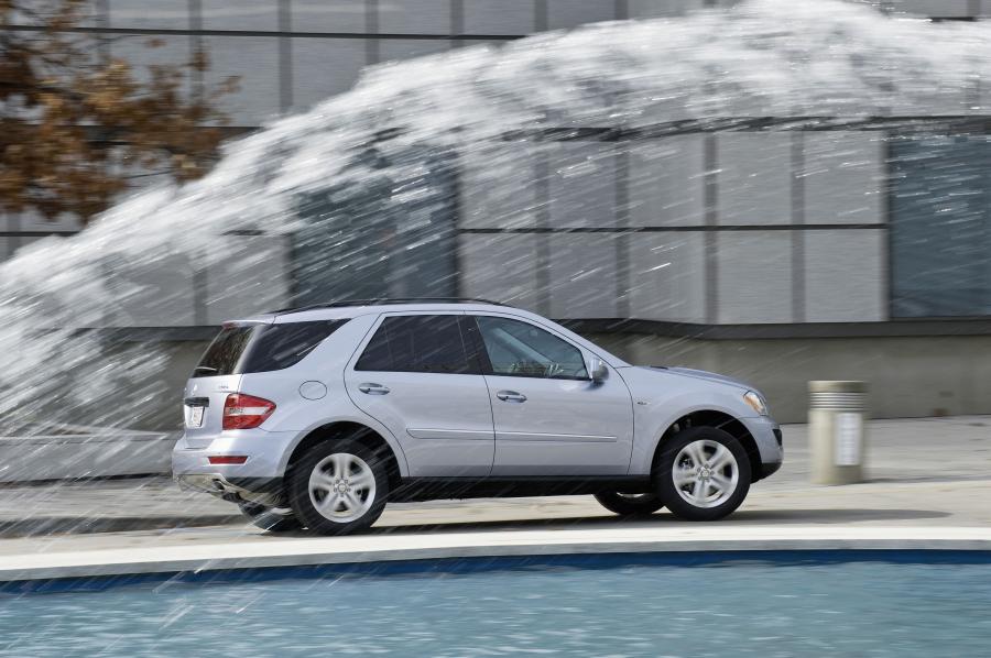  Mercedes-Benz ML450 Hybrid 2009 года  (фото 43 из 49)